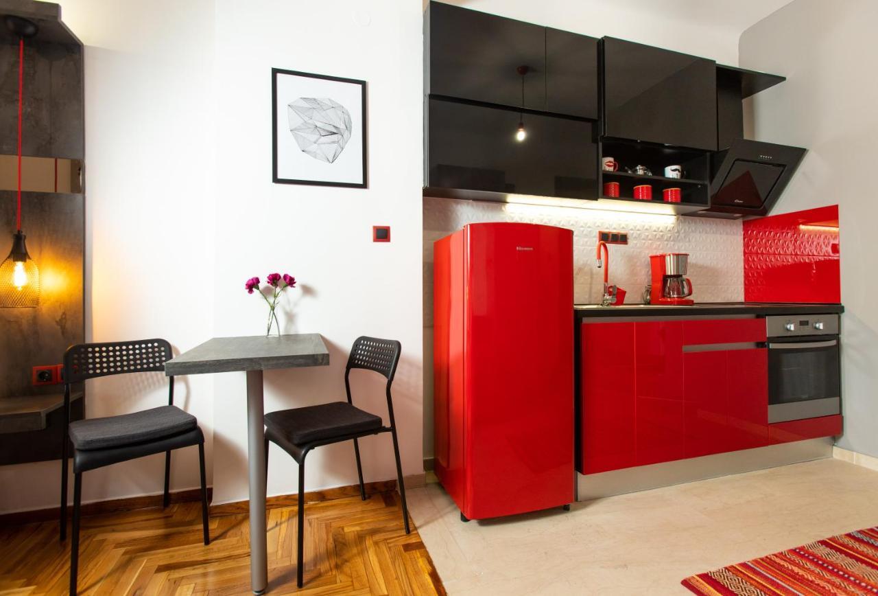 Downtown Luxury Boutique : The Red * Salonicco
